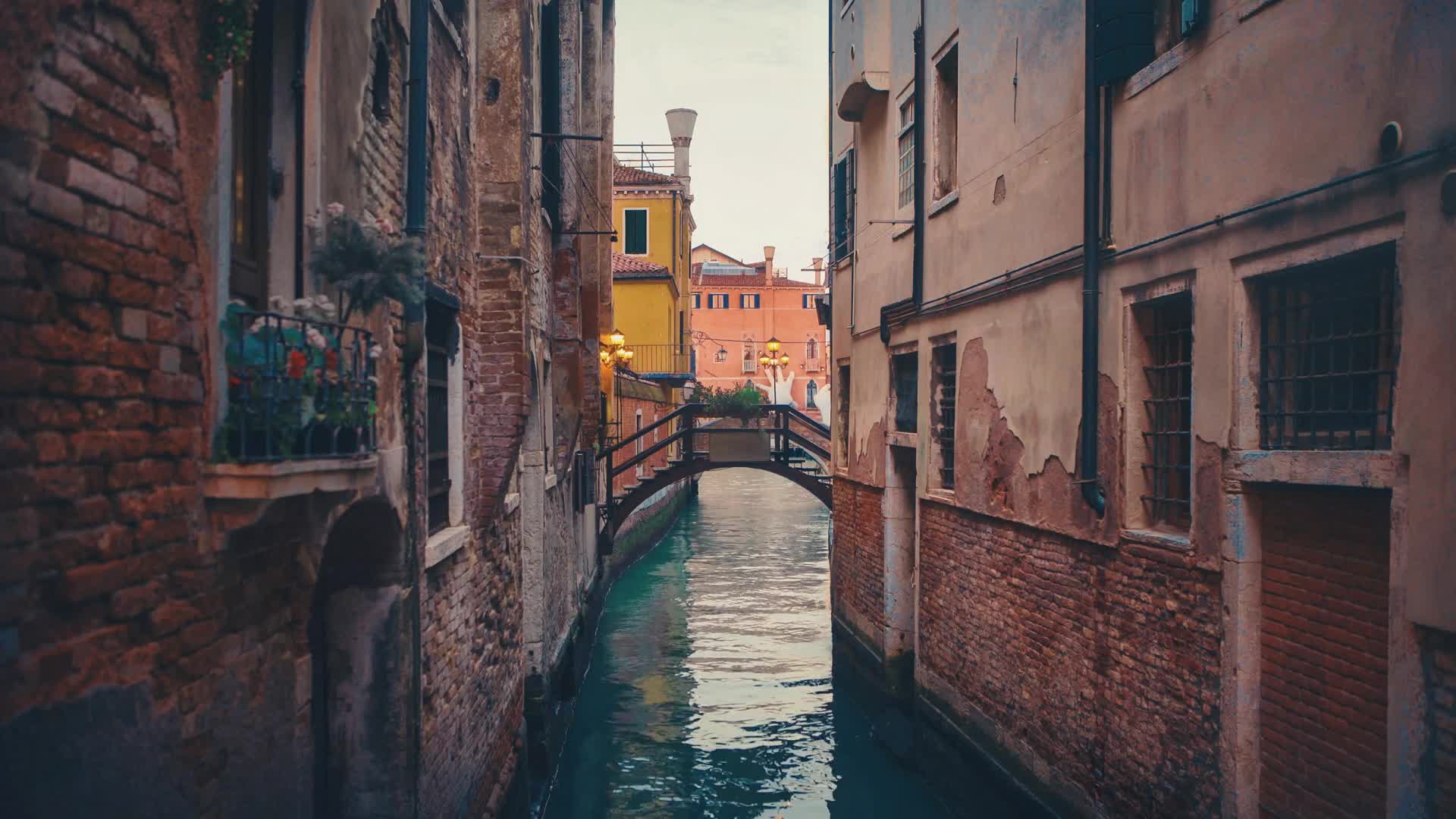 Download Venice Canal Live Wallpaper HD