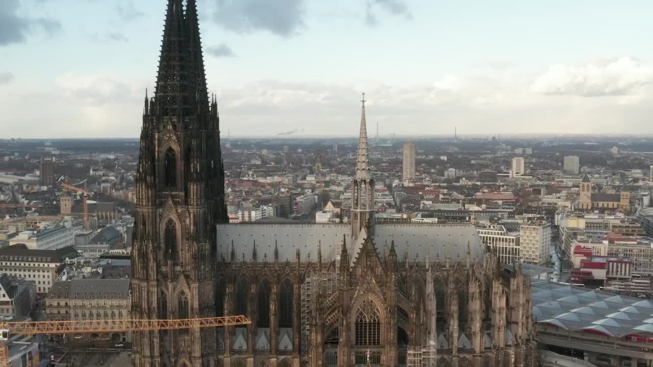 Download Stock Video Aerial Front View Of A Cathedral In The City Live Wallpaper for PC