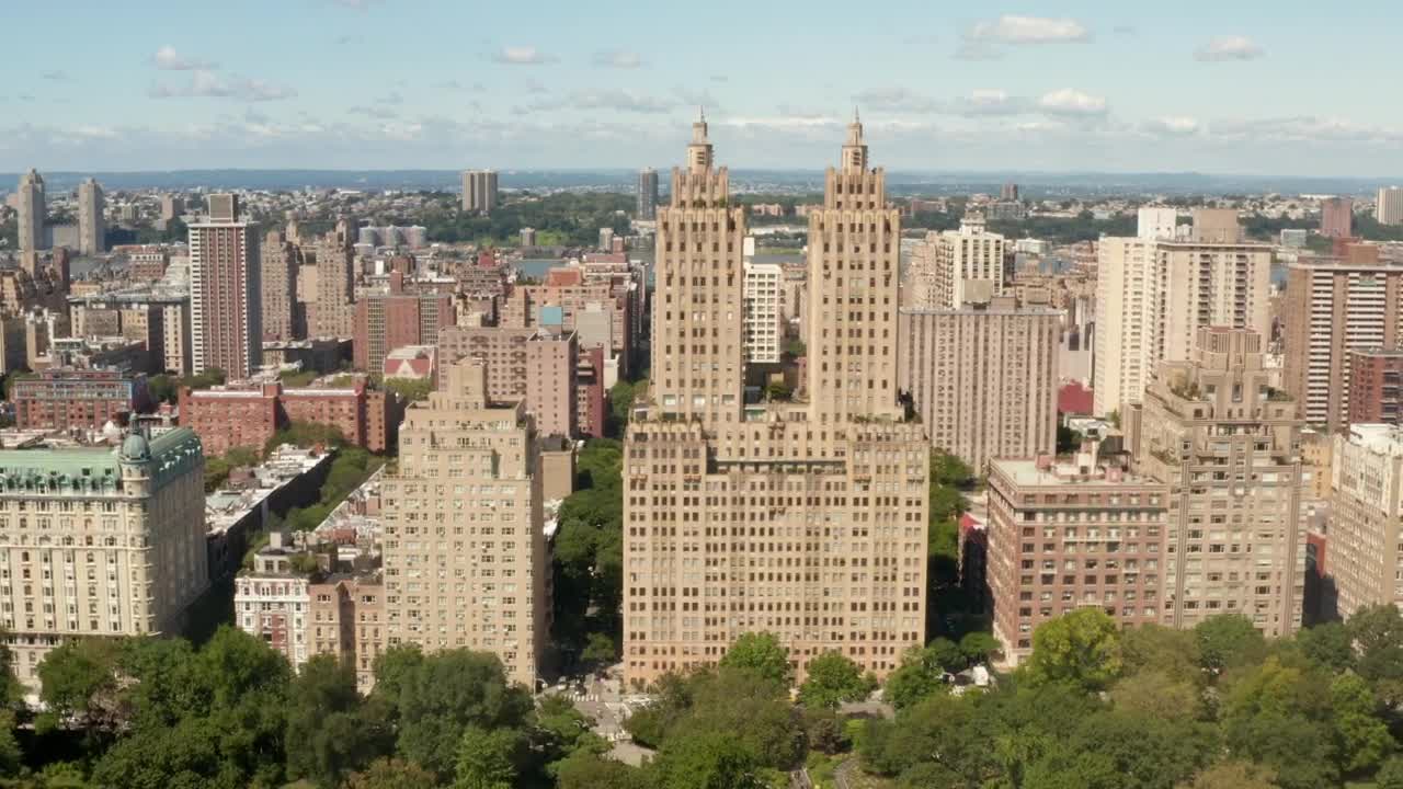 Download Stock Video Aerial Frontal Shot Of Buildings Near Central Park Live Wallpaper for PC