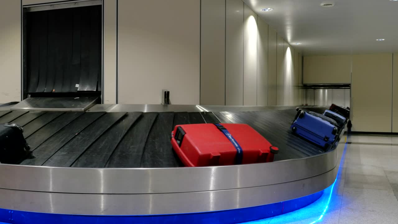 Download Stock Video Baggage Claim Inside A Modern Airport Live Wallpaper For PC