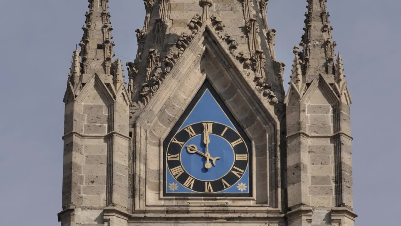 Download Stock Video Analog Clock On A Church Tower Live Wallpaper For PC