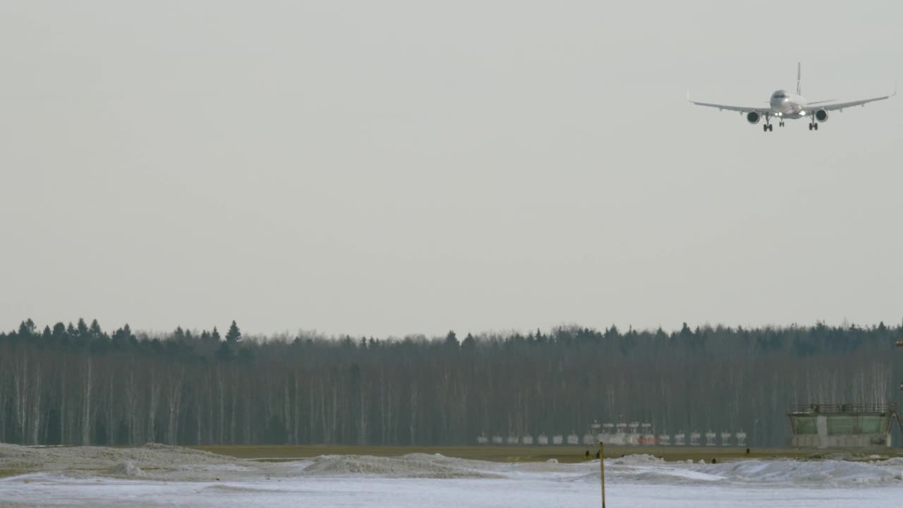 Download Stock Video Airliner Landing In The Snow Live Wallpaper For PC