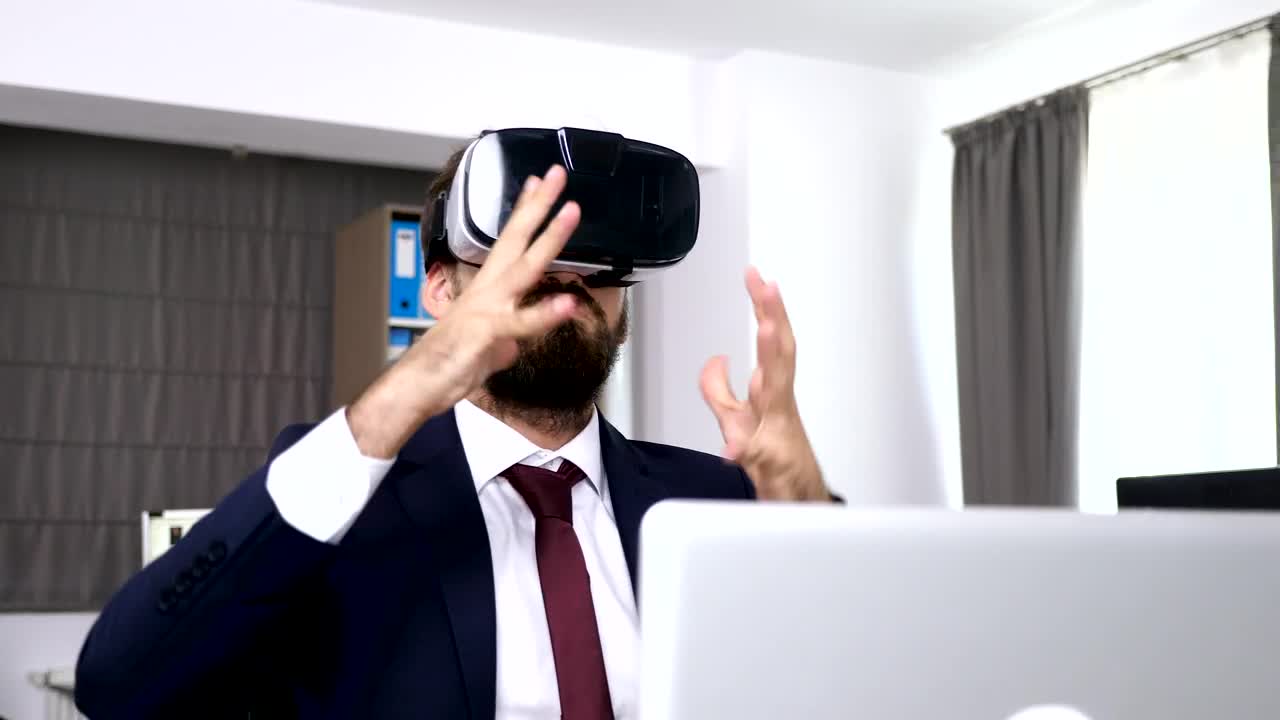 Download Stock Video Businesman Uses Vr Headset To Visualise Data Live Wallpaper For PC