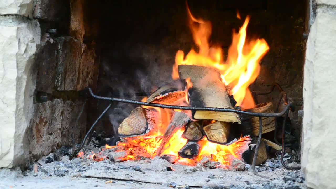 Download Stock Video Burning Firewood Live Wallpaper For PC