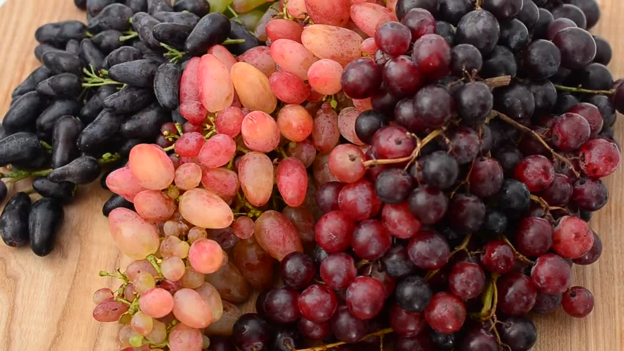 Download Stock Video Bunches Of Grapes Of Different Types Live Wallpaper For PC