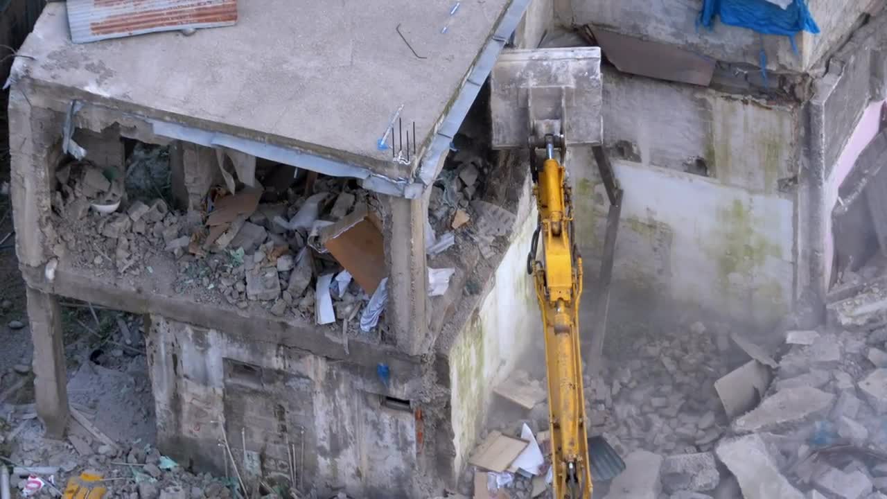 Download Stock Video Bulldozer Destroying A Concrete Building Live Wallpaper For PC