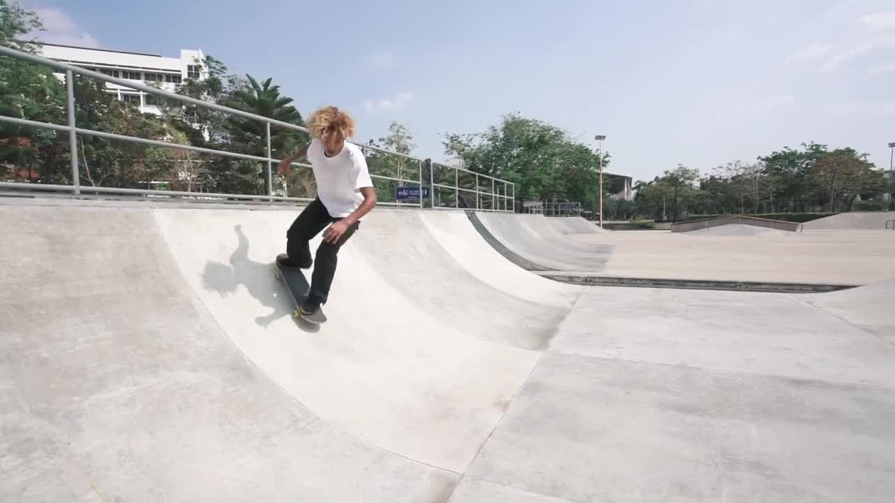 Download Stock Video Boy Skating On A Ramp In A Park Live Wallpaper For PC