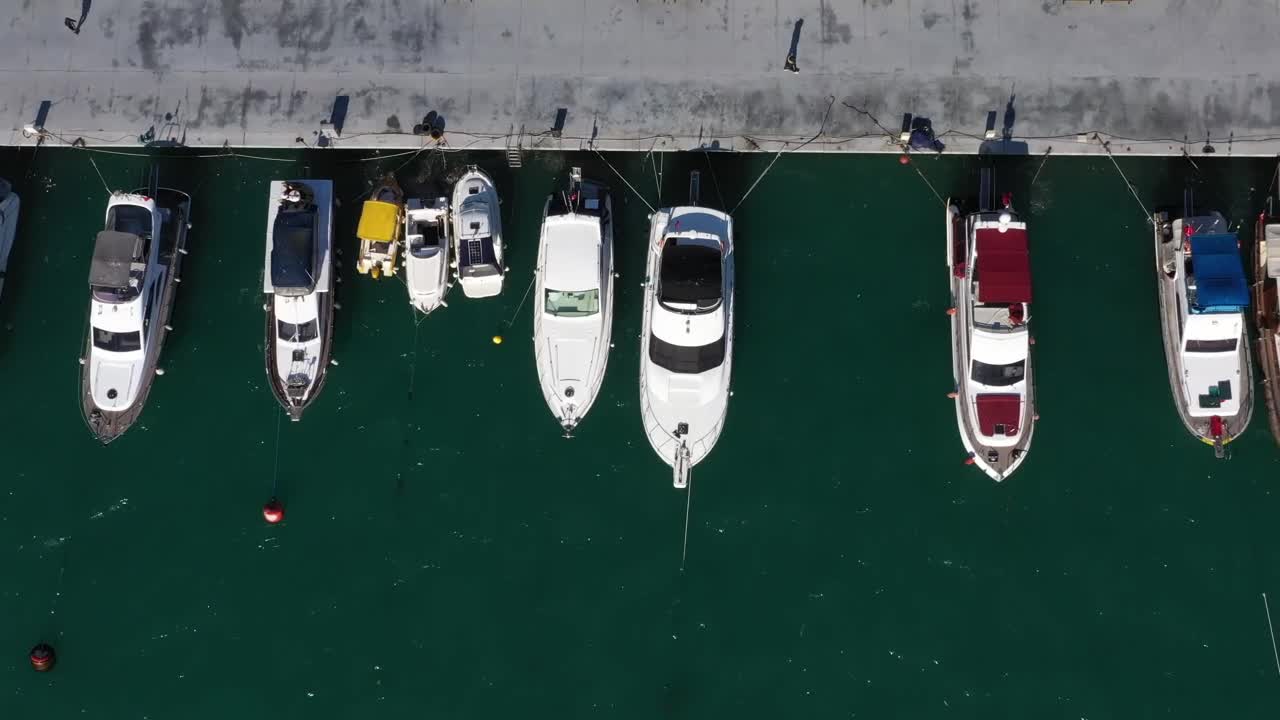 Download Stock Video Boats Along The Harbor Wall Live Wallpaper For PC