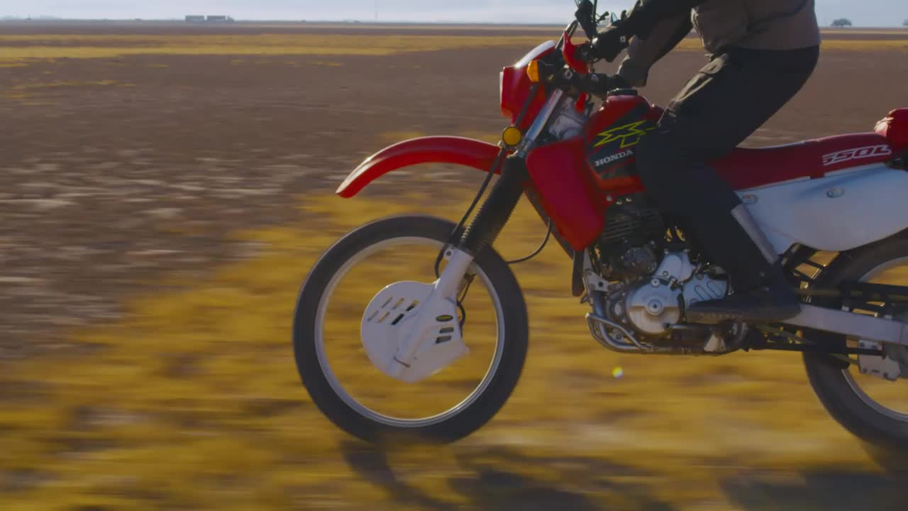 Download Stock Video Biker Taking A Ride In The Desert Live Wallpaper For PC