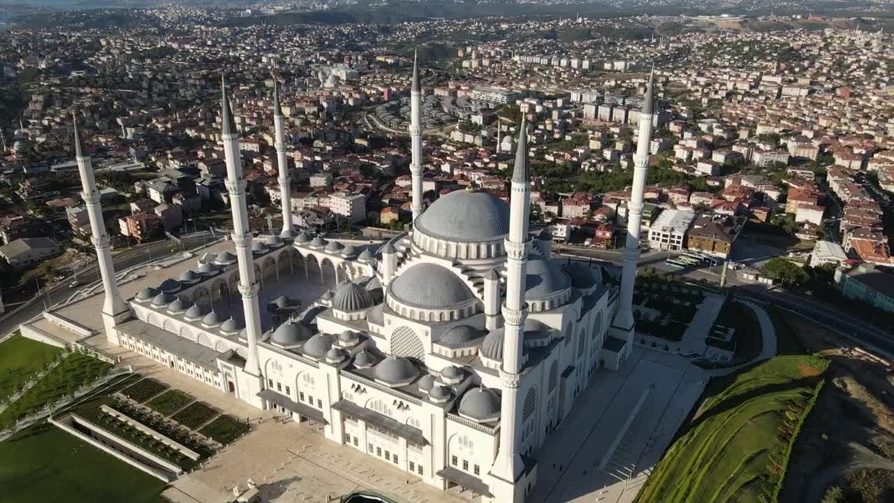 Download Stock Video Big Mosque In The Middle Of A City From The Live Wallpaper For PC