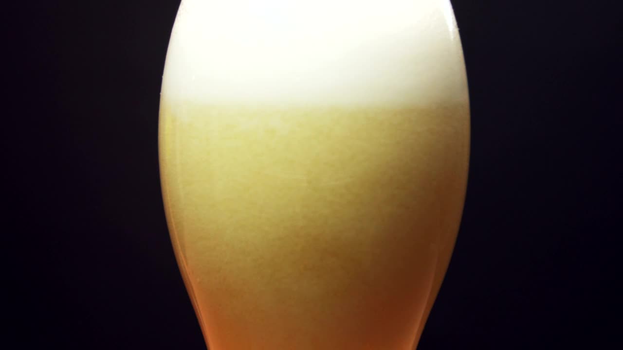 Download Stock Video Beer Foam Settling In A Glass Live Wallpaper For PC