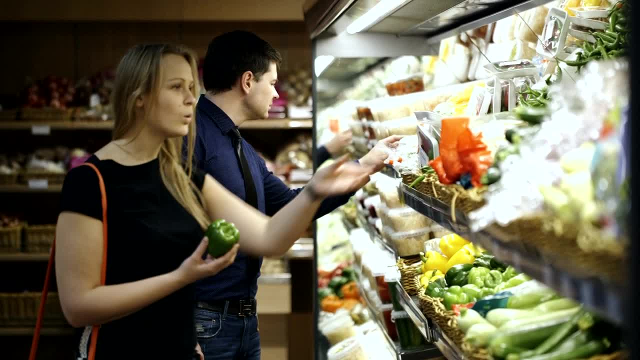 Download Video Stock Choosing Fruit And Vegetables In A Store Live Wallpaper For PC