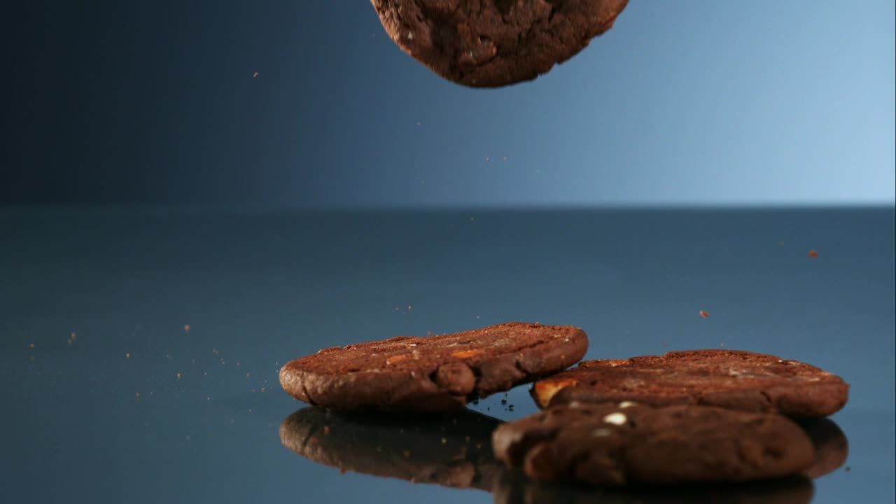 Download Video Stock Chocolate Cookies Falling In Bouncing Live Wallpaper For PC