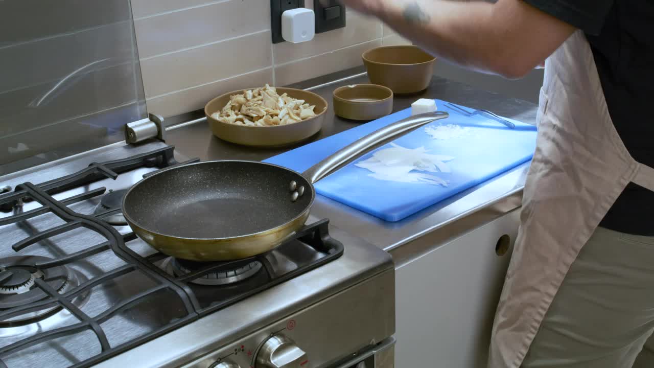 Download Video Stock Chef Preparing Mushrooms In A Kitchen Live Wallpaper For PC