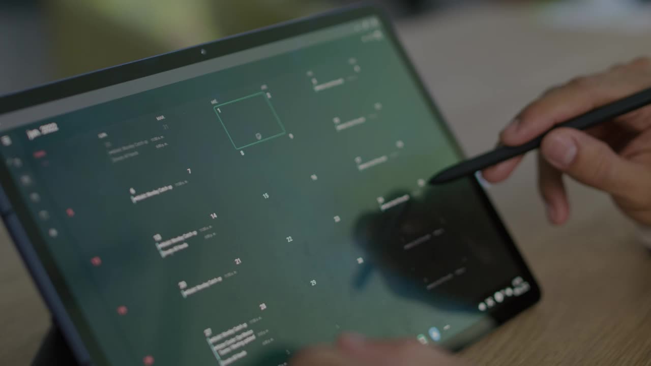 Download Video Stock Checking The Calendar On A Tablet Live Wallpaper For PC