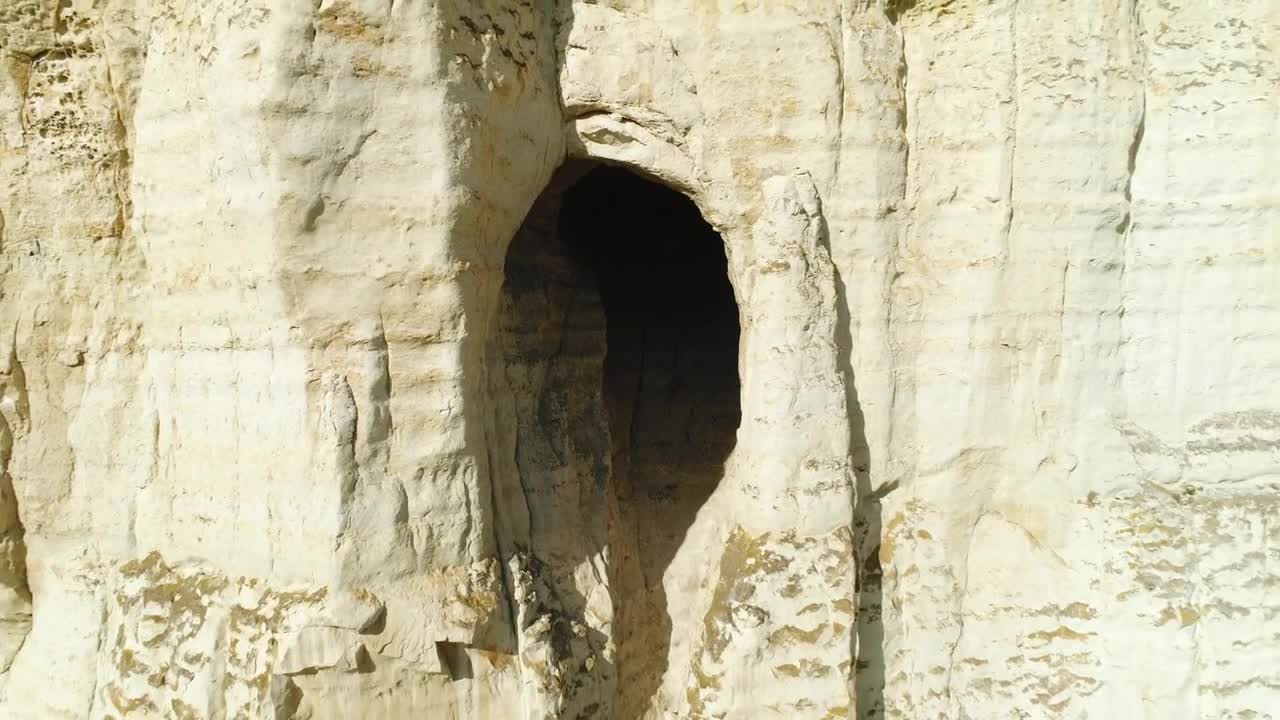 Download Video Stock Cave Entrance In The Cliffs Live Wallpaper For PC