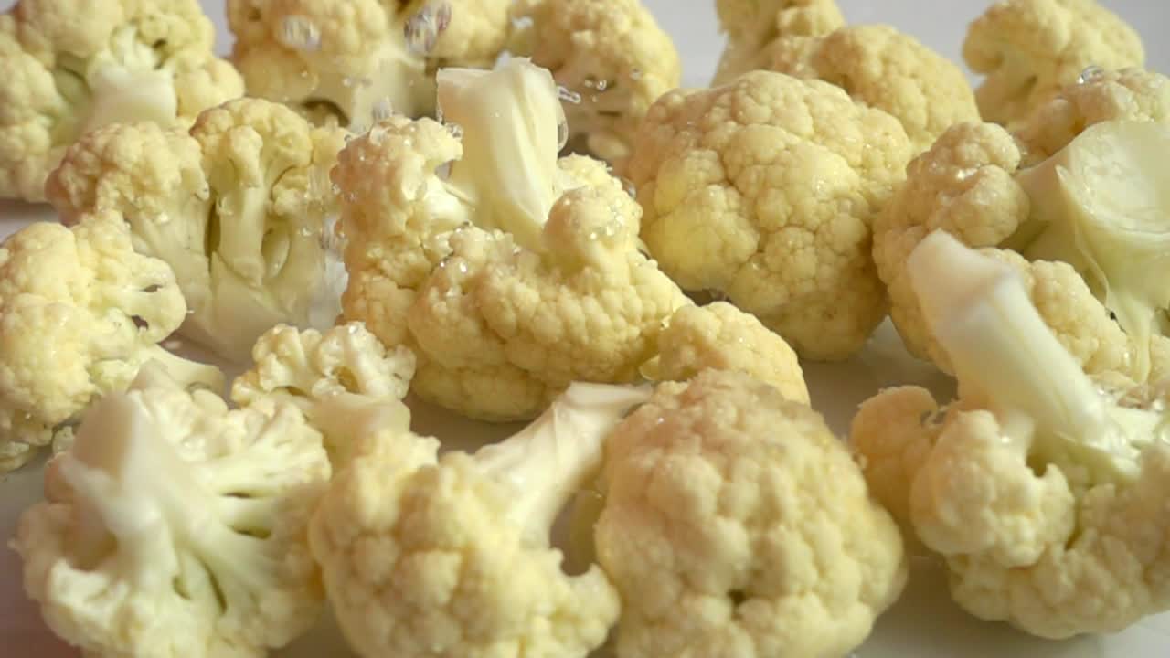 Download Video Stock Cauliflower Being Washed Live Wallpaper For PC