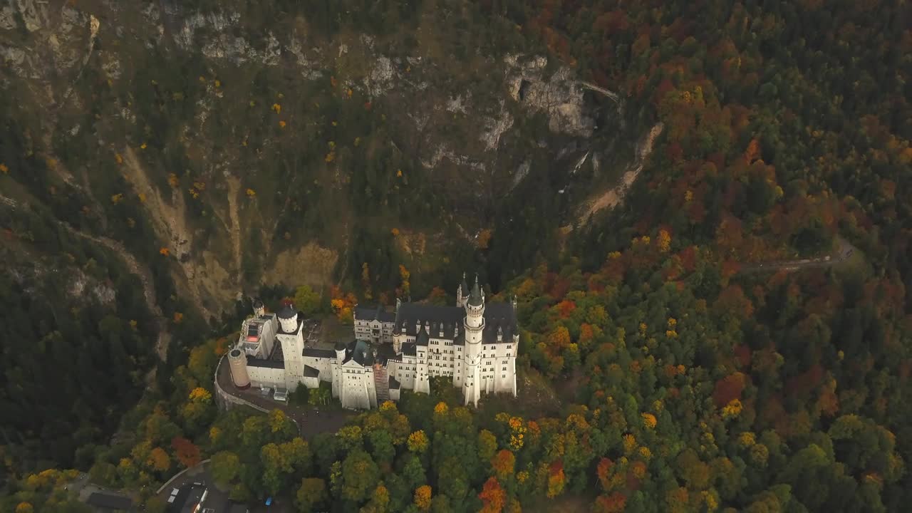 Download Video Stock Castillo En Medio De Un Bosque Desde El Aire Live Wallpaper For PC