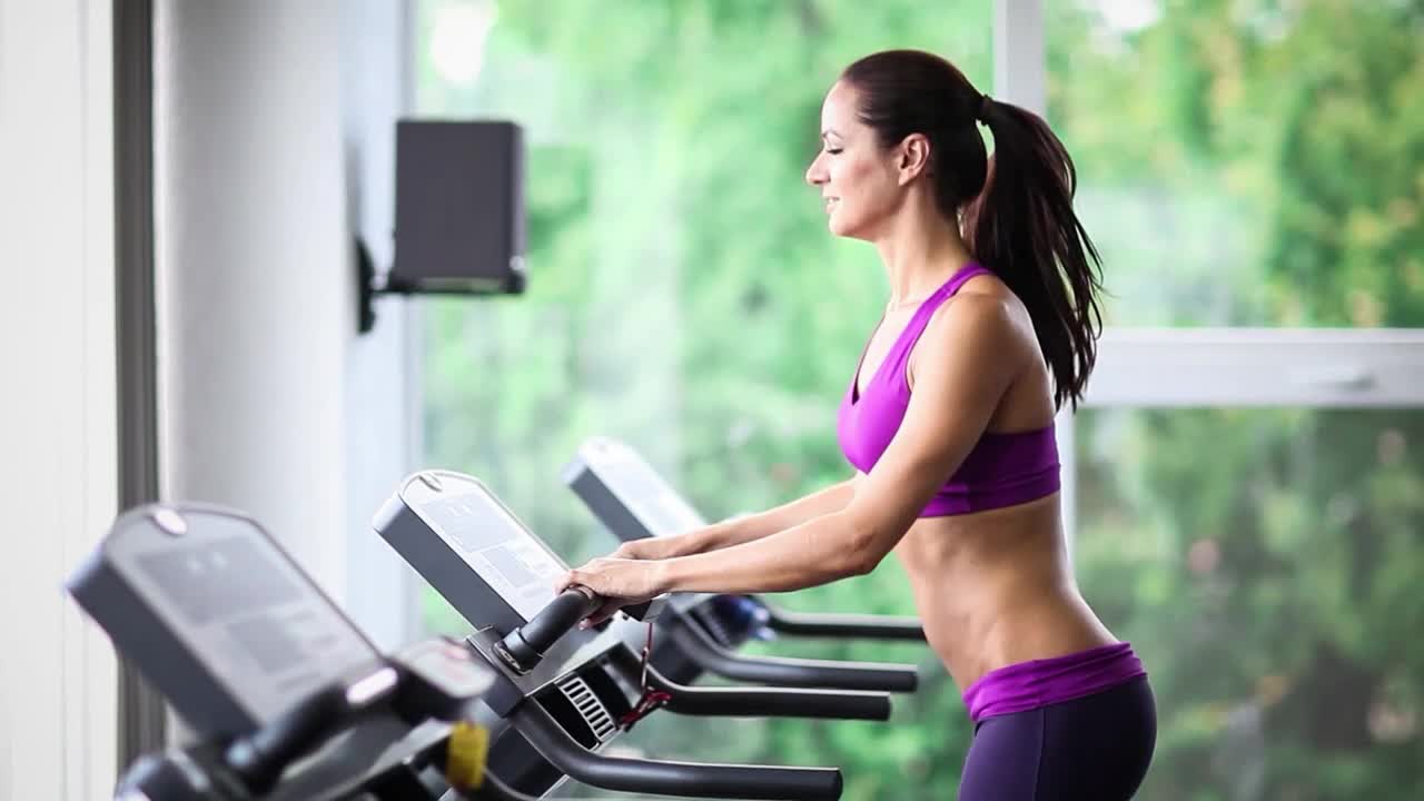 Download Video Stock Cardio Workout On Treadmill Live Wallpaper For PC