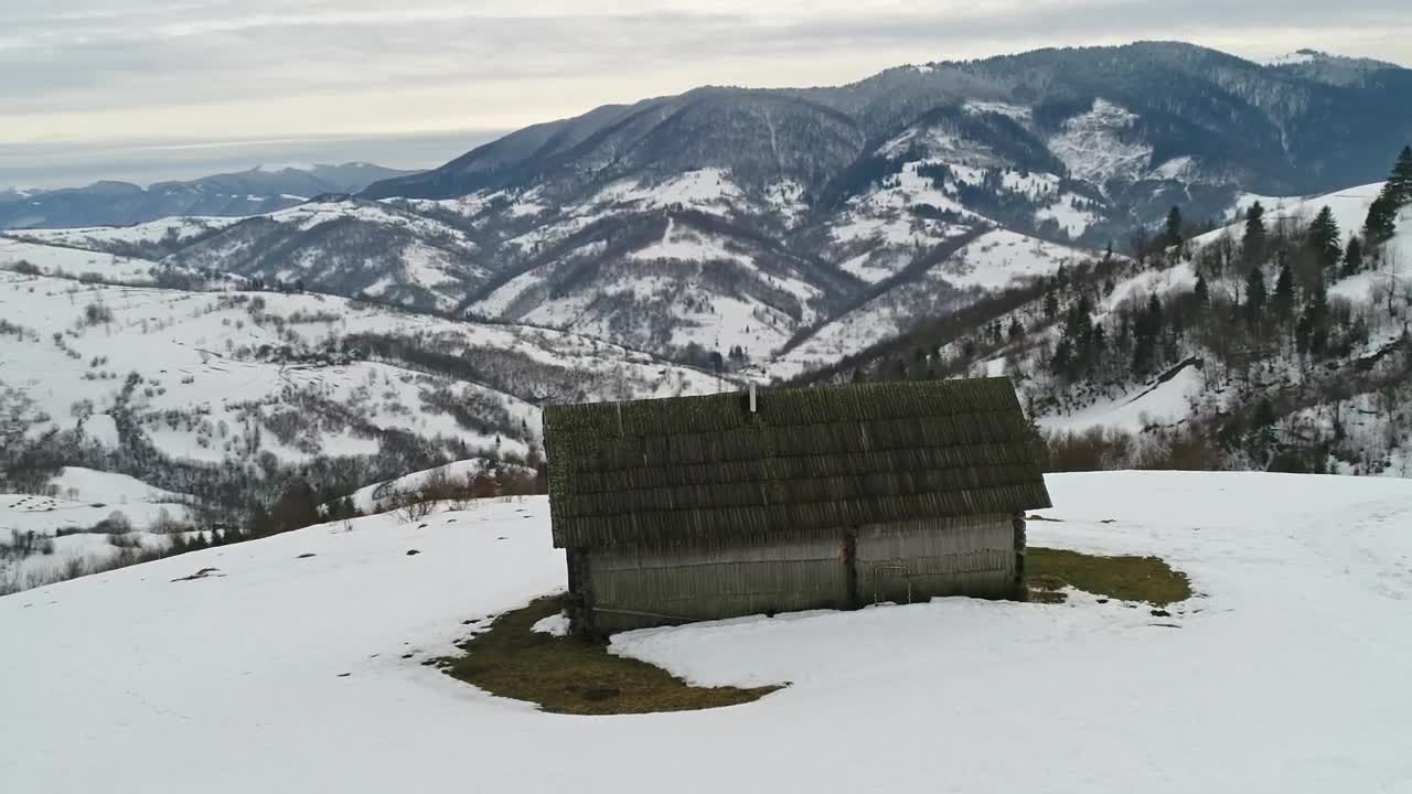 Download Video Stock Cabin On Top Of A Snowy Mountain Live Wallpaper For PC