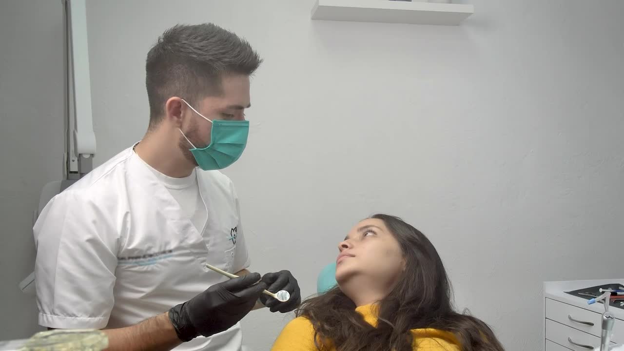 Download Stock Video Dentist Checking Teeth Live Wallpaper For PC