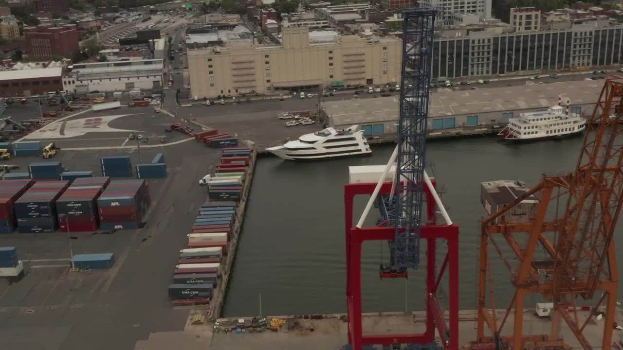 Download Stock Video Cranes And Containers In The Port Live Wallpaper For PC