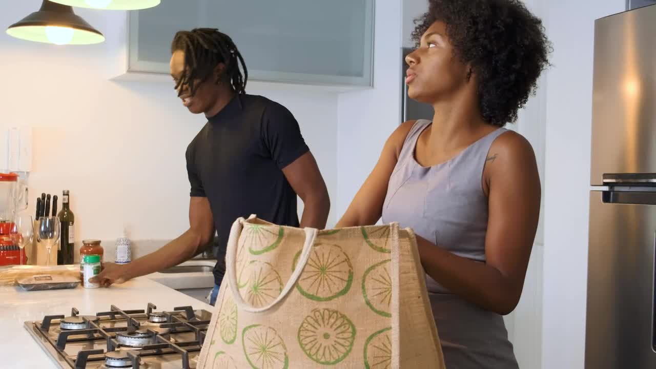 Download Stock Video Couple Taking Out Purchases From The Mall Live Wallpaper For PC