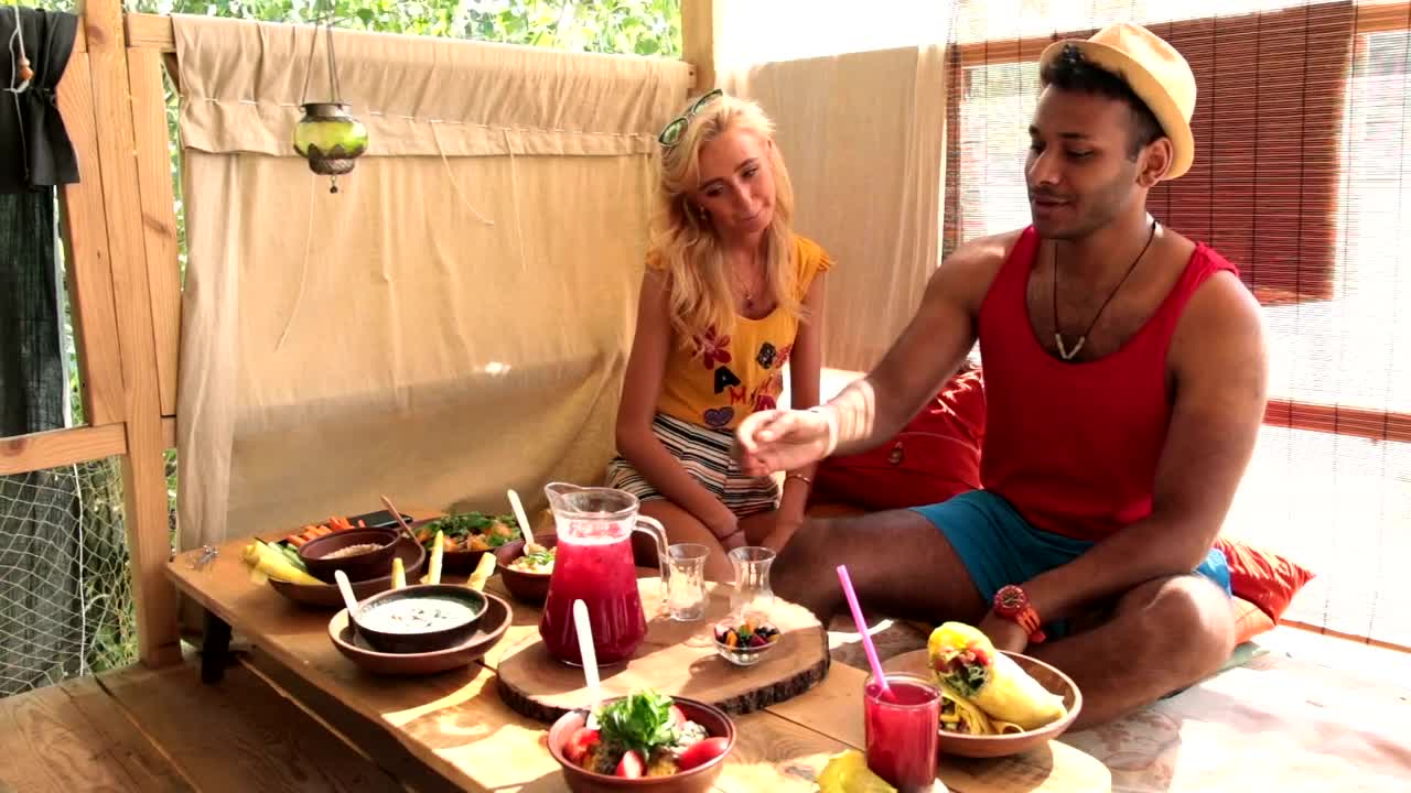 Download Stock Video Couple Having A Healthy Lunch Live Wallpaper For PC