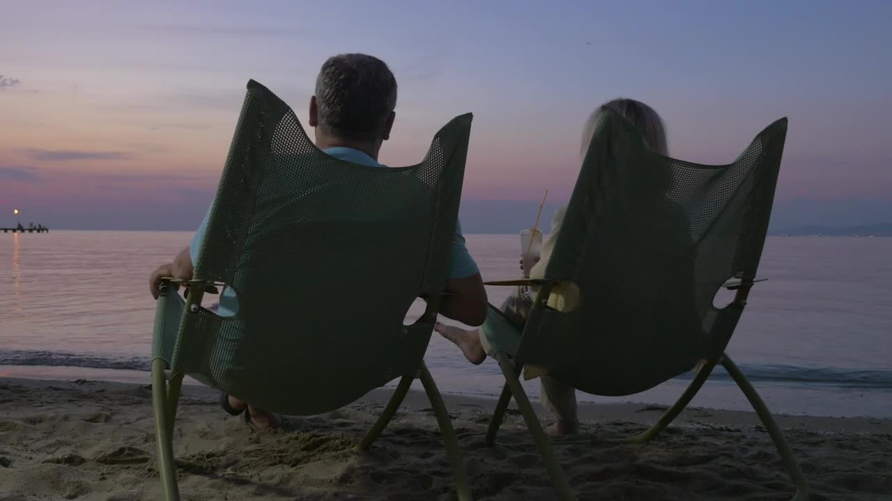 Download Stock Video Couple Drinking On The Beach Live Wallpaper For PC