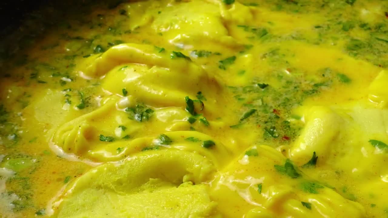 Download Stock Video Cooking Spiced Omelet Live Wallpaper For PC