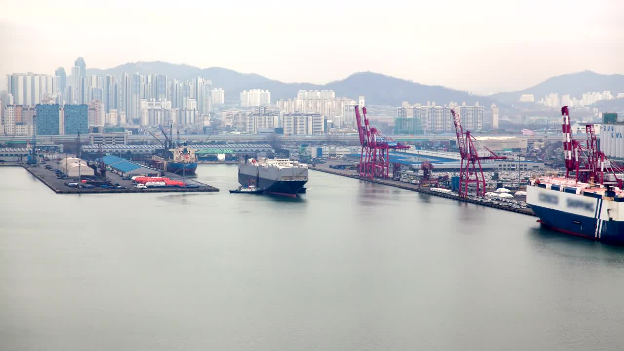 Download Stock Video Coast With Cargo Ships Seen From The Heights Live Wallpaper For PC