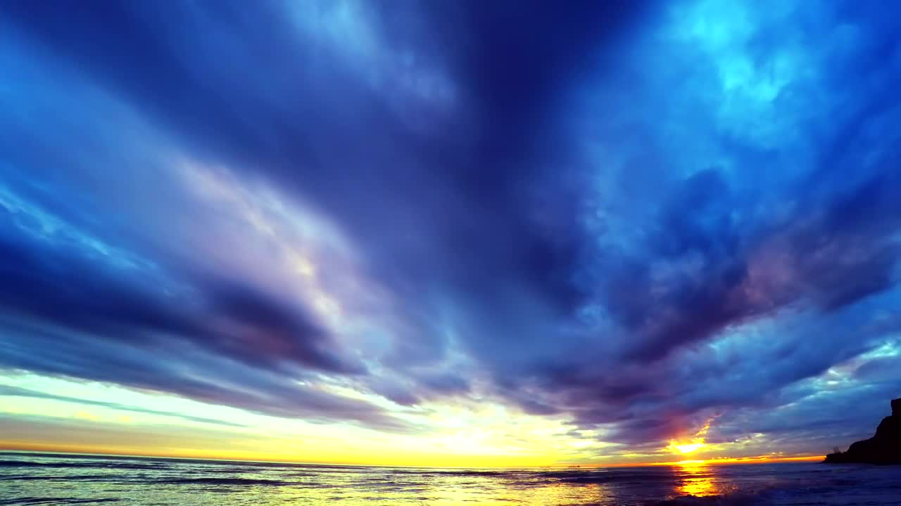 Download Stock Video Cloudy Sunset Sky Over The Ocean Live Wallpaper For PC