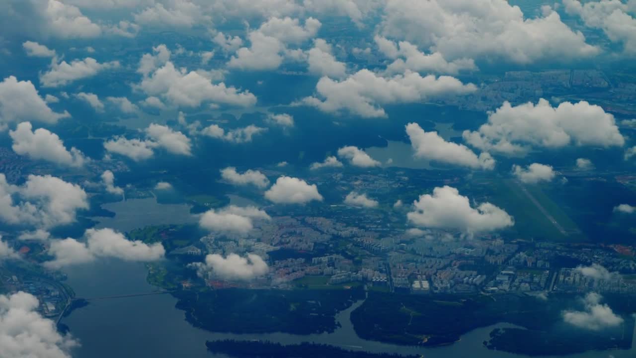 Download Stock Video Cloudy Sky And City View From The Airplane Live Wallpaper For PC