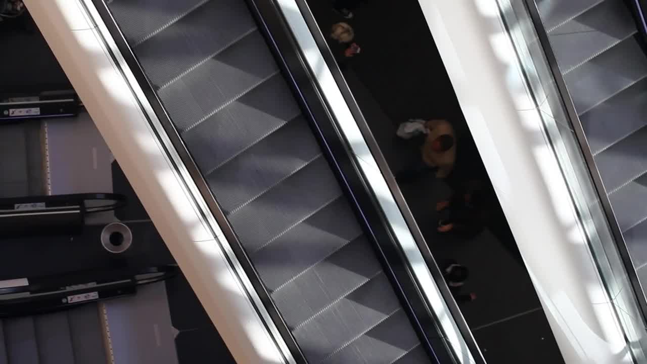 Download Stock Video Escalators Of A Shopping Center Live Wallpaper For PC