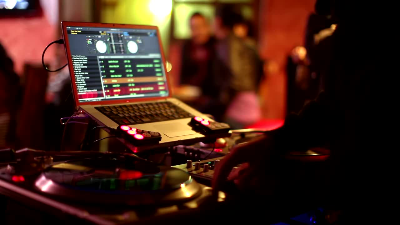 Download Stock Video Dj Behind The Turntables With A Computer Live Wallpaper For PC