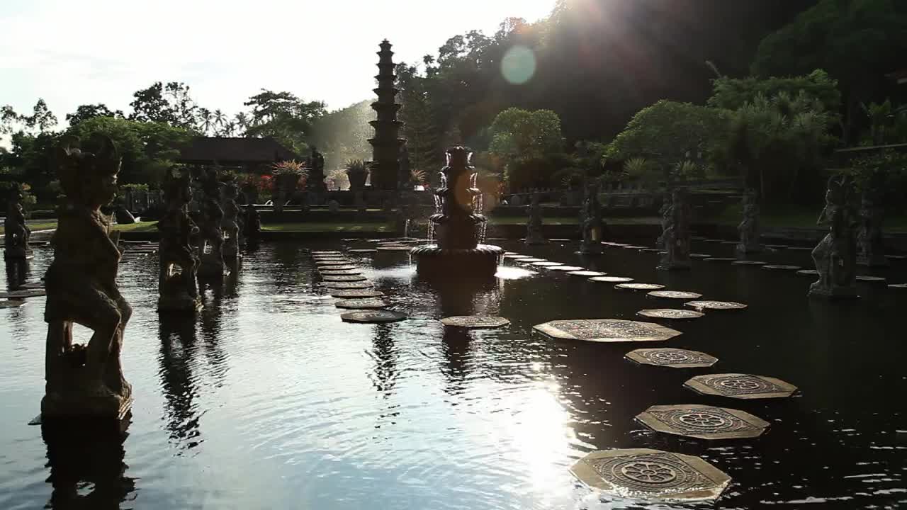 Download Stock Video Fountain In A Temple In Indonesia Live Wallpaper For PC