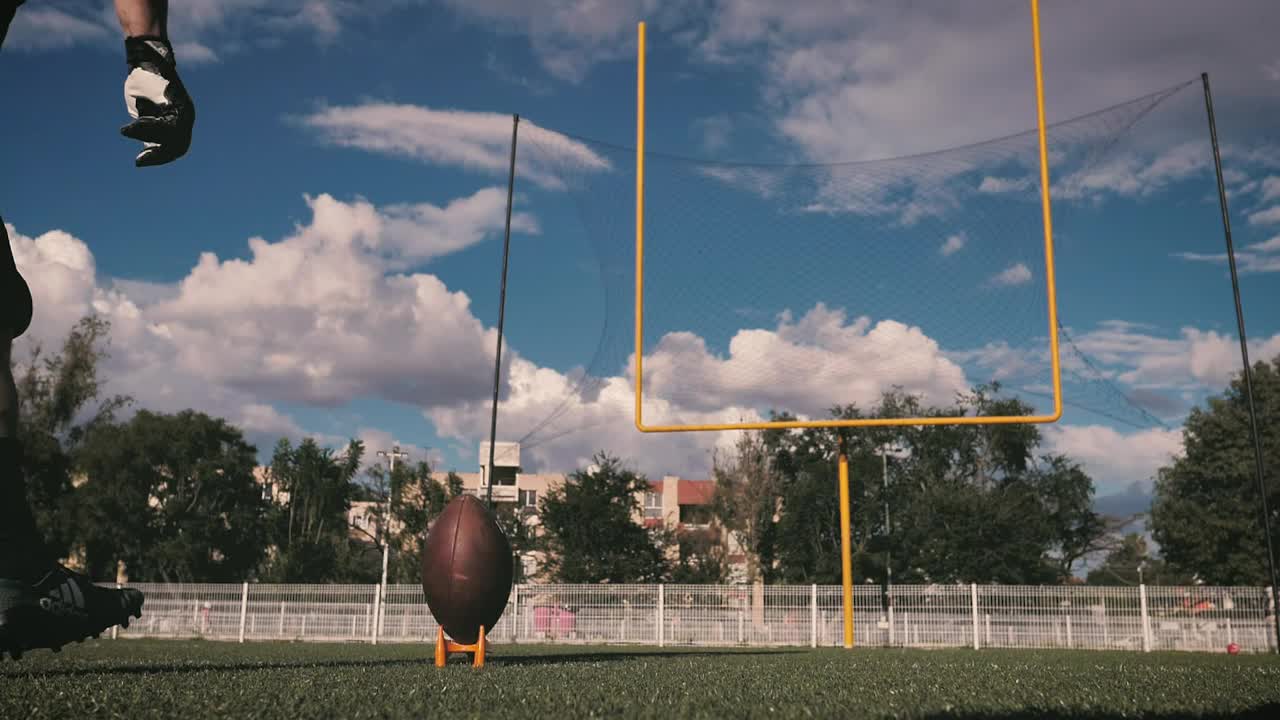 Download Stock Video Football Player Scoring A Field Goal Live Wallpaper For PC