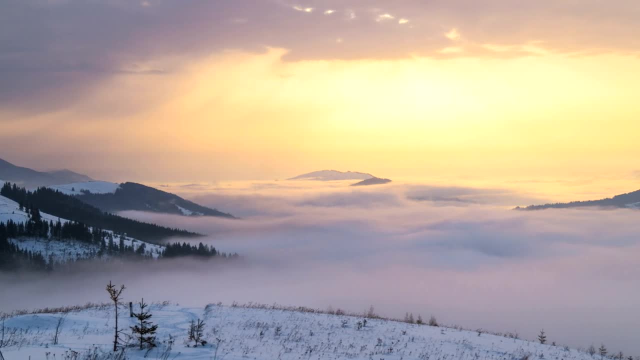 Download Stock Video Foggy Morning In A Snowy Mountain Live Wallpaper For PC