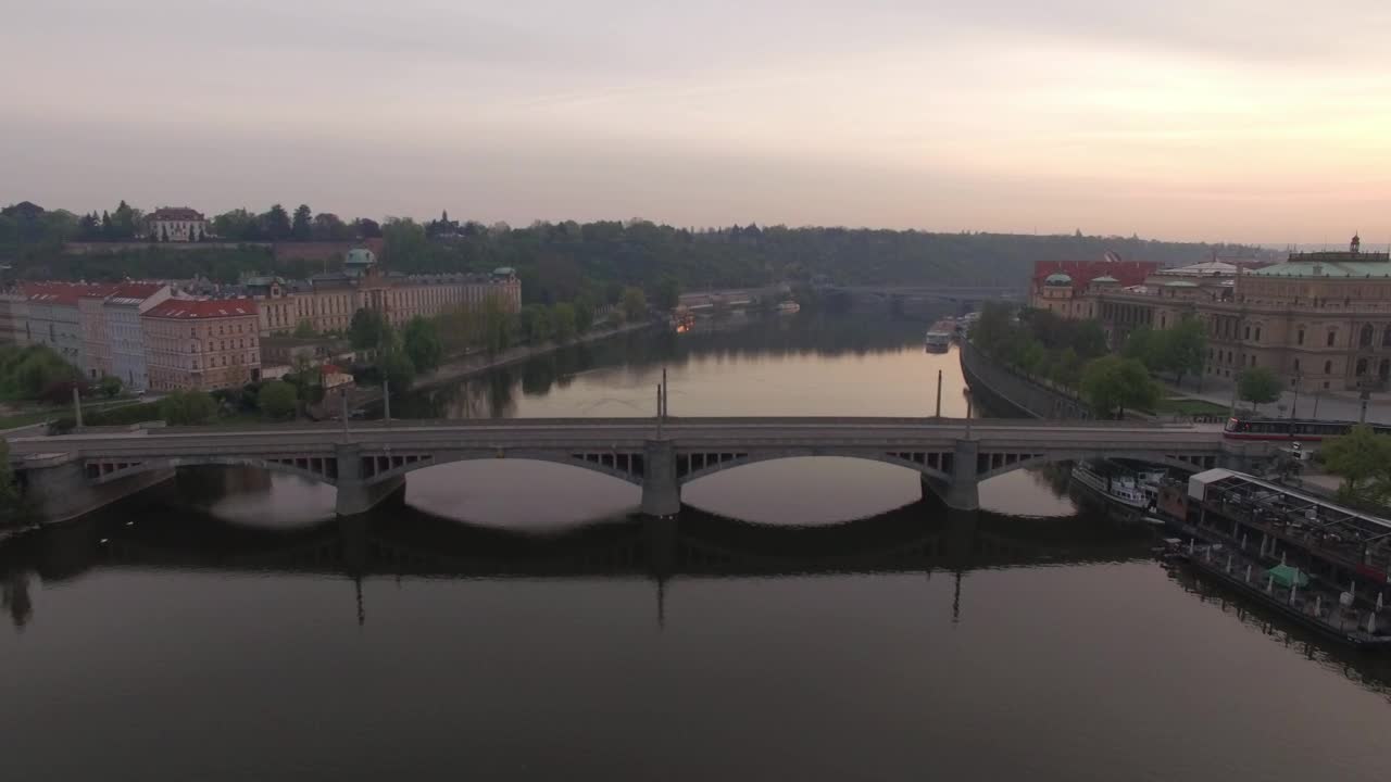 Download Stock Video Flying Over The Manes Bridge Live Wallpaper For PC