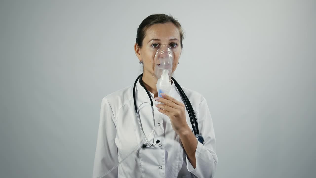 Download Stock Video Female Doctor Using Inhalator Device Live Wallpaper For PC