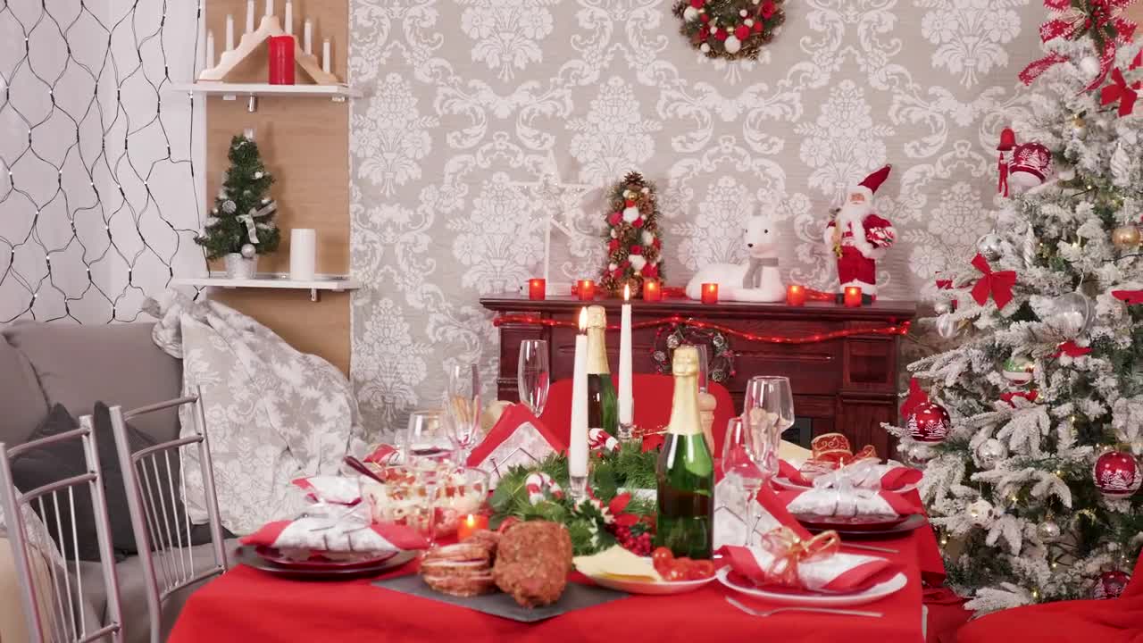 Download Stock Video Family Celebrating Christmas Together Live Wallpaper For PC