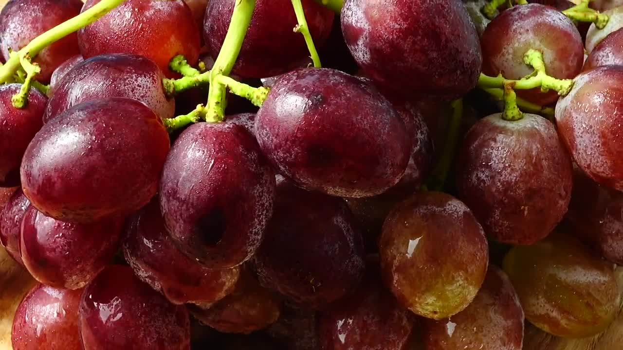 Download Stock Video Grapes Texture In Its Bunch Live Wallpaper For PC