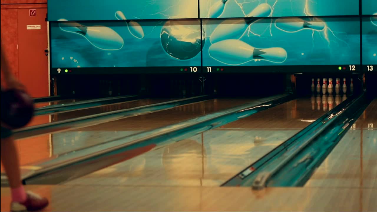 Download Stock Video Girl Playing Bowling Live Wallpaper For PC