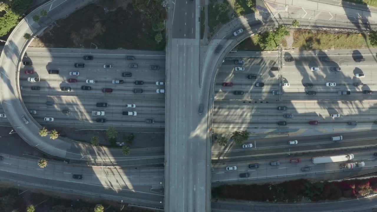 Download Stock Video Intersection And Bridges With Traffic On La Highways Animated Wallpaper