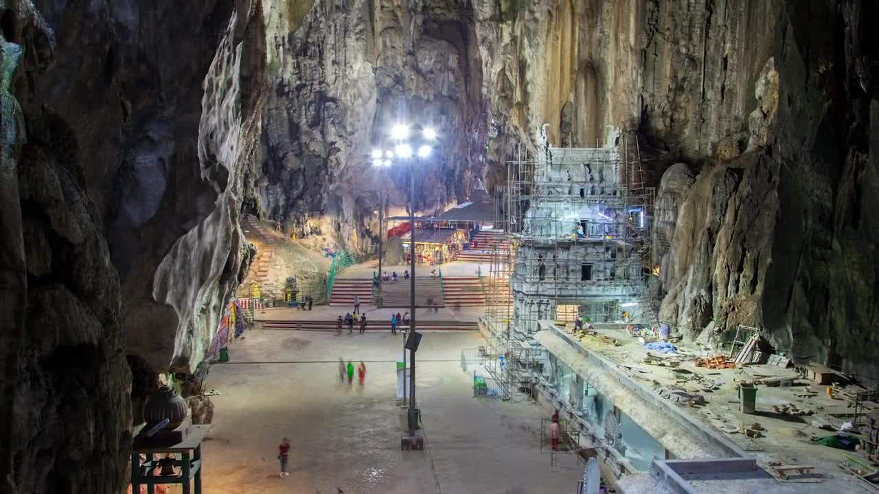 Download Stock Video Inside A Cave With The Temple In Kuala Lumpur Animated Wallpaper