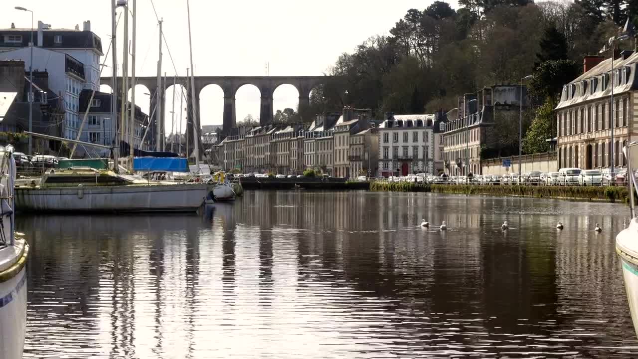 Download Stock Video Landscape Of Bridge Buildings Boats And Canal Animated Wallpaper