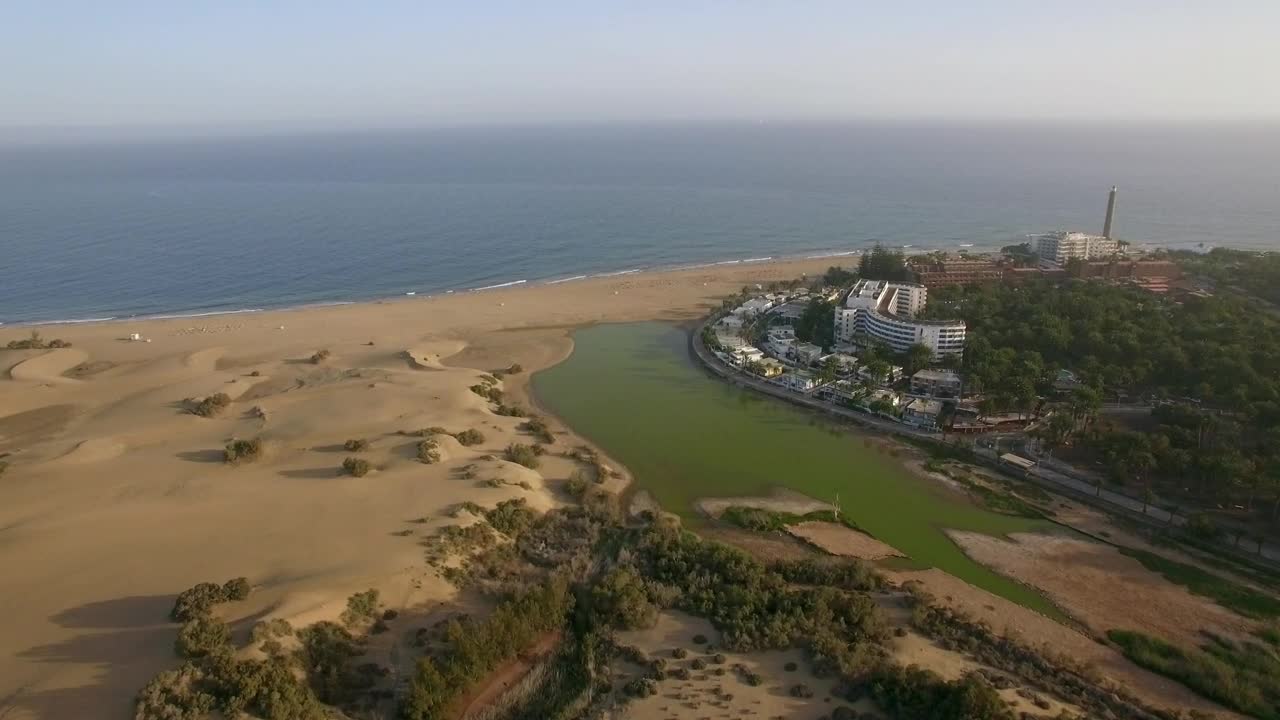 Download Stock Video Large Hotel On The Coast Of Gran Canaria Animated Wallpaper