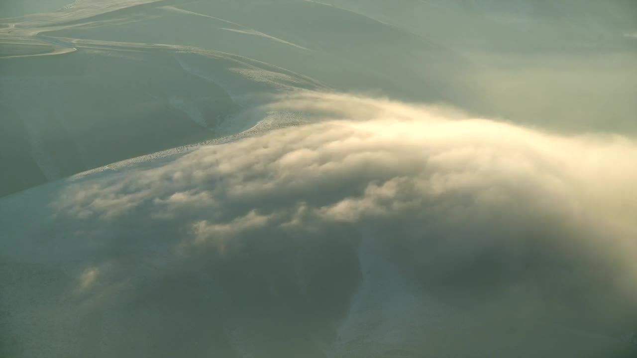 Download Stock Video Morning Fog In The Mountain Animated Wallpaper