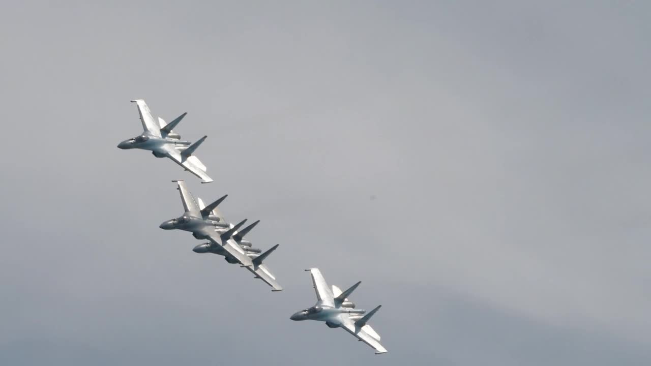 Download Stock Video Military Jets Formation Crossing The Sk Animated Wallpaper