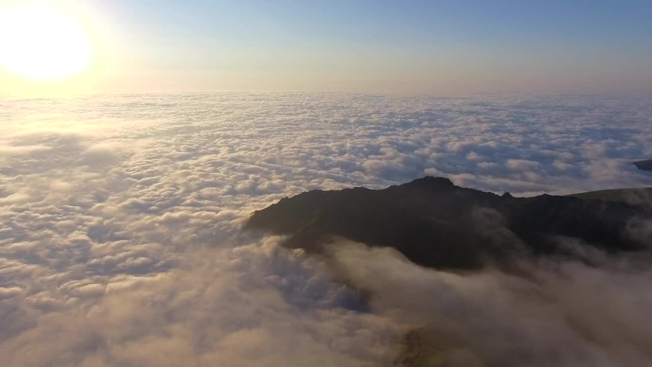 Download Stock Video Mountain And A Sea Of Clouds Live Wallpaper